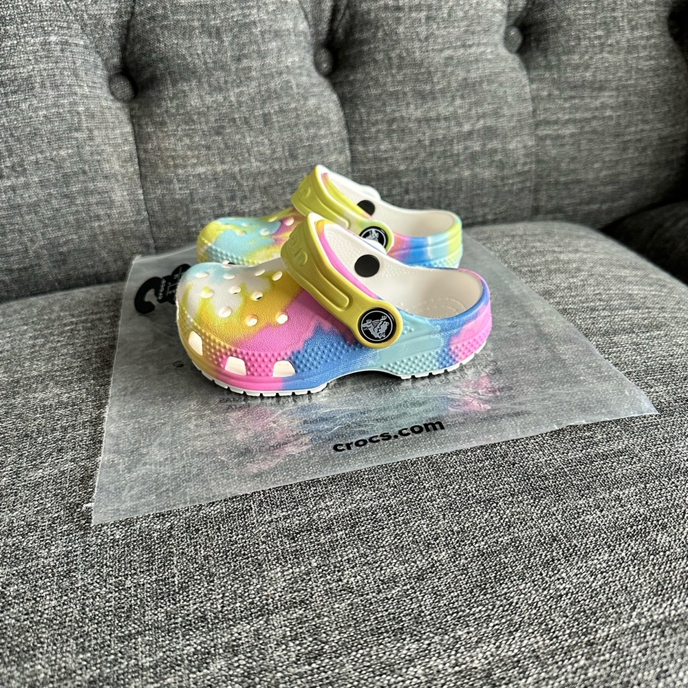 Toddler Crocs Multicolor size 6